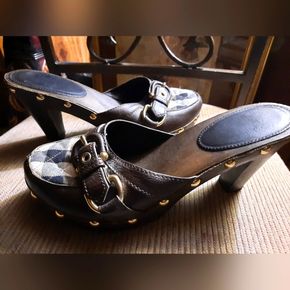 Burberry Tan & Brown Women's Clog Heels - Picture 3 of 5